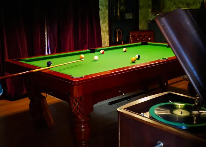 Chateau Du Loroux Vernantes